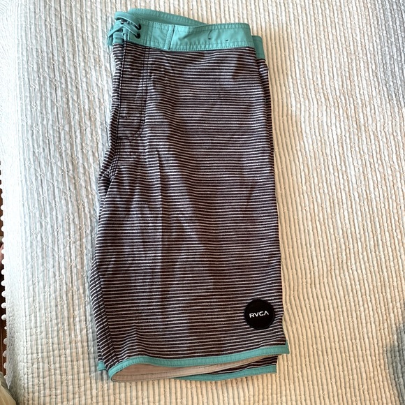 Rvca board shorts - Picture 1 of 2
